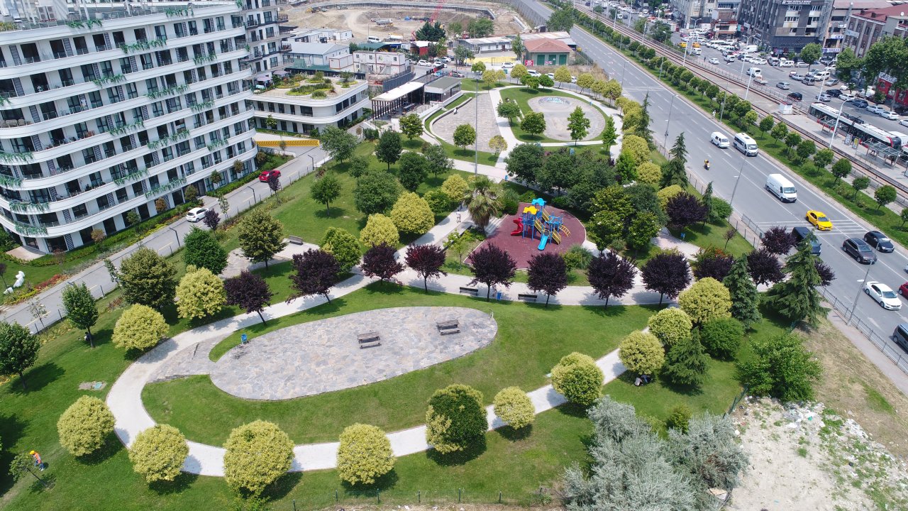 Metro Park (Mehmet Akif Cad. Parkı)