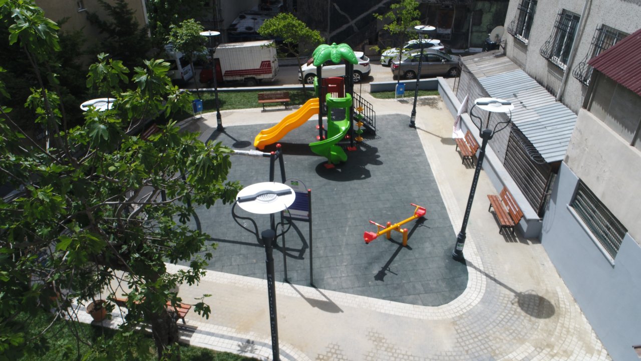 Serdar Sokak Parkı