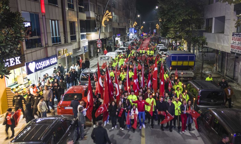 Bahçelievler’de 102 Metrelik Bayrakla Cumhuriyet Coşkusu