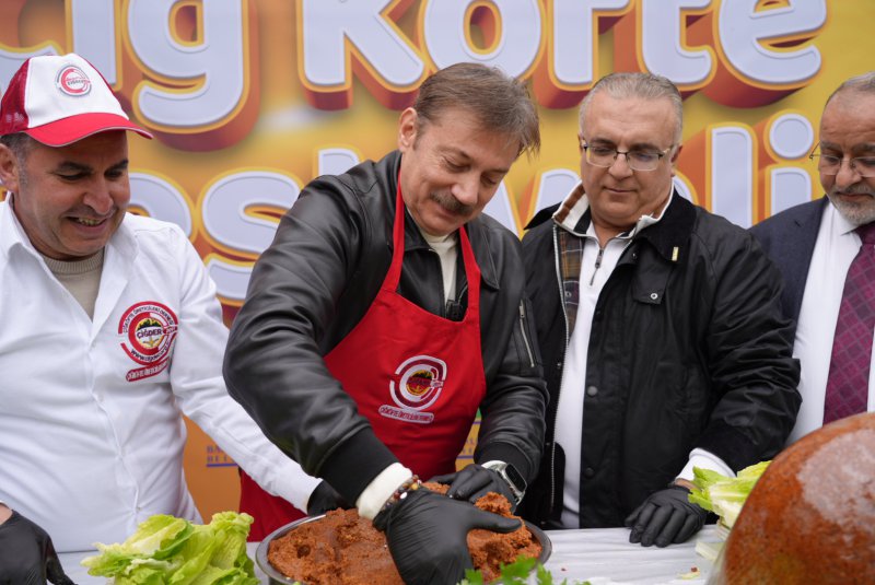 Bahçelievler’de 5 Ton Çiğ Köfte Dağıtıldı
