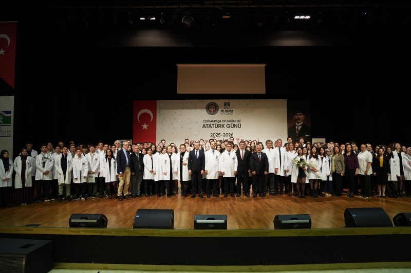 Cerrahpaşa Tıp Fakültesi Öğrencileri Bahçelievler’de Beyaz Önlük Giydi