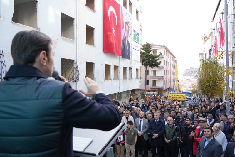 İbb 7 Yılda 10 Bin, Bahçelievler Belediyesi 50 Bin Bağımsız Birim Yeniledi