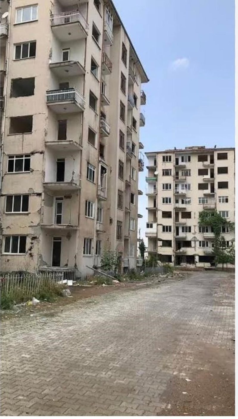 Yıkılan 8 Katlı Bina İle İlgili Basın Açıklaması